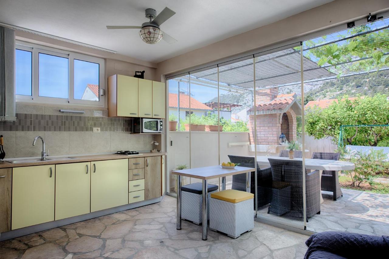 Villa Kamenica คอมีชา ภายนอก รูปภาพ