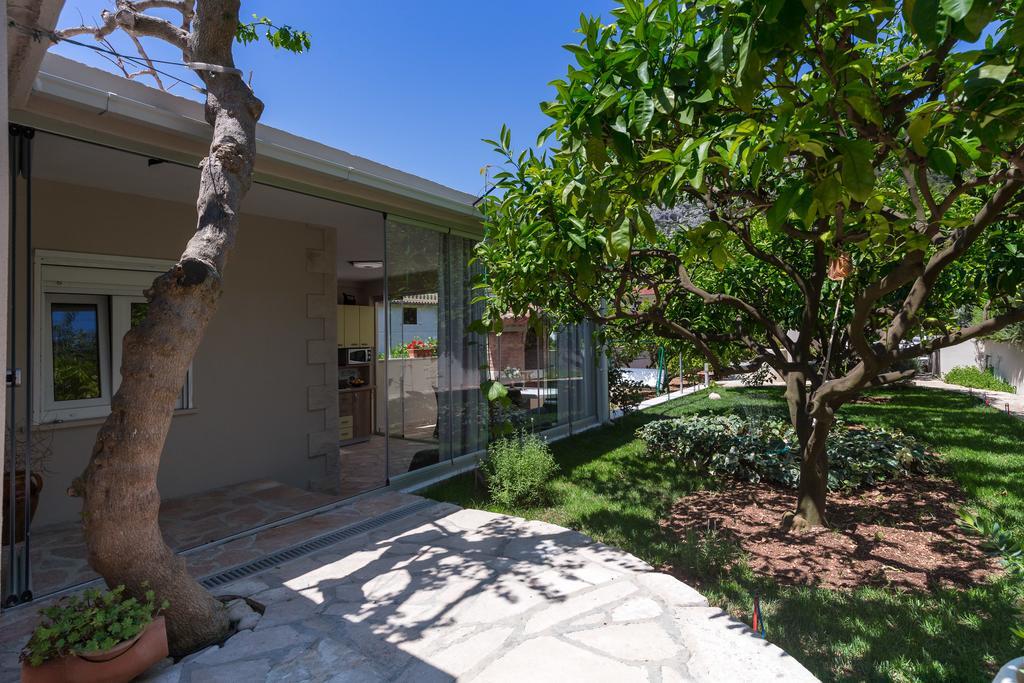 Villa Kamenica คอมีชา ภายนอก รูปภาพ