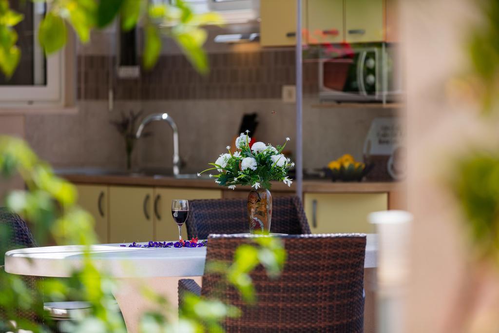 Villa Kamenica คอมีชา ภายนอก รูปภาพ