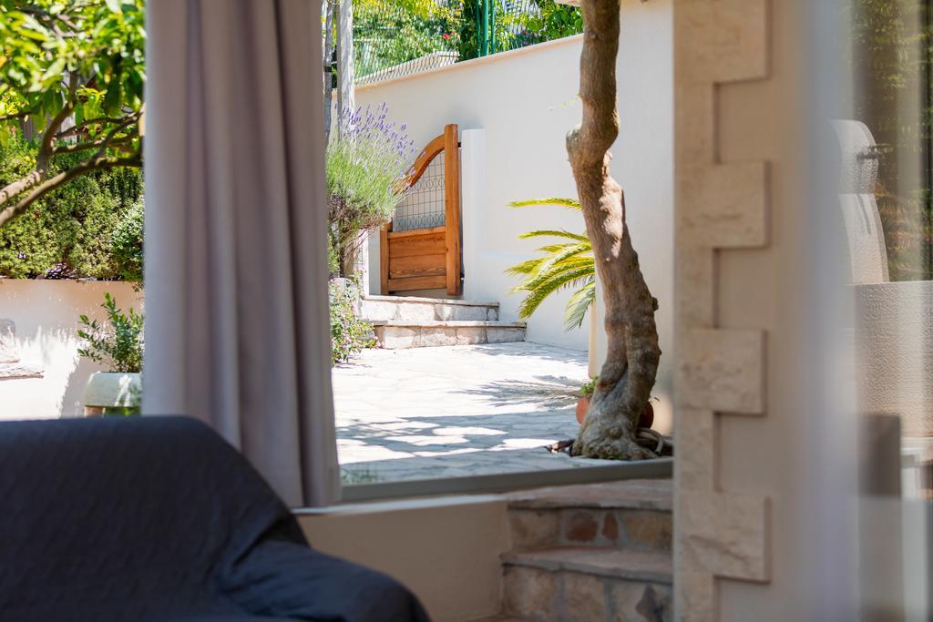 Villa Kamenica คอมีชา ภายนอก รูปภาพ