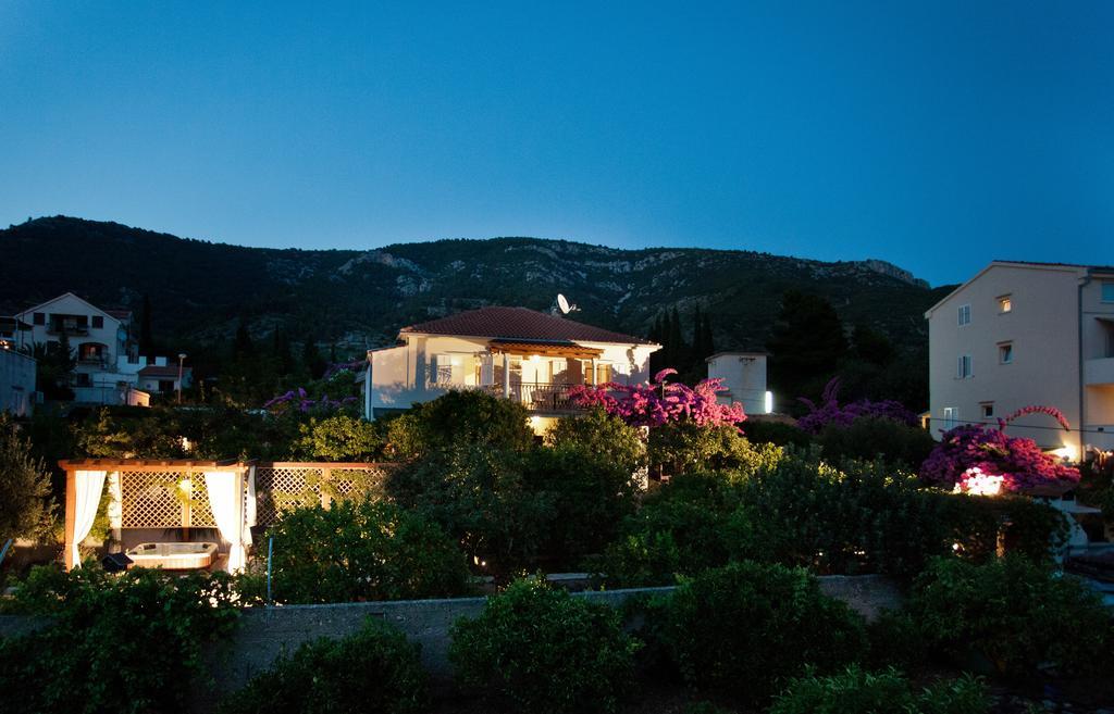 Villa Kamenica คอมีชา ภายนอก รูปภาพ